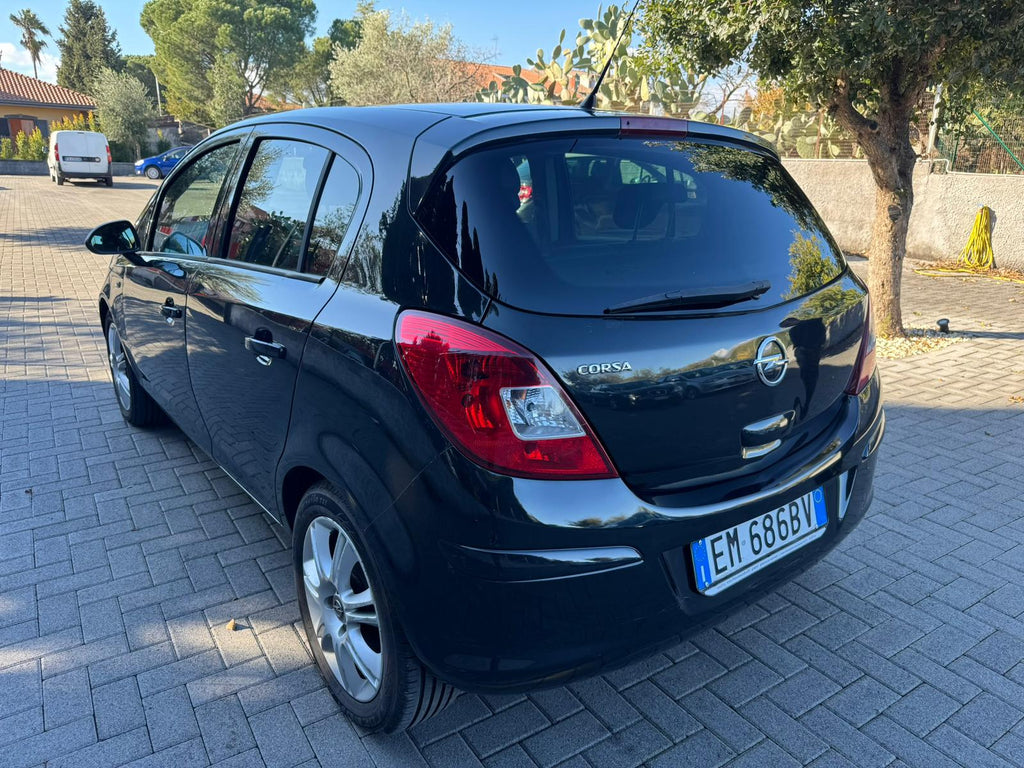 Opel Corsa 1.2 benzina/gpl
