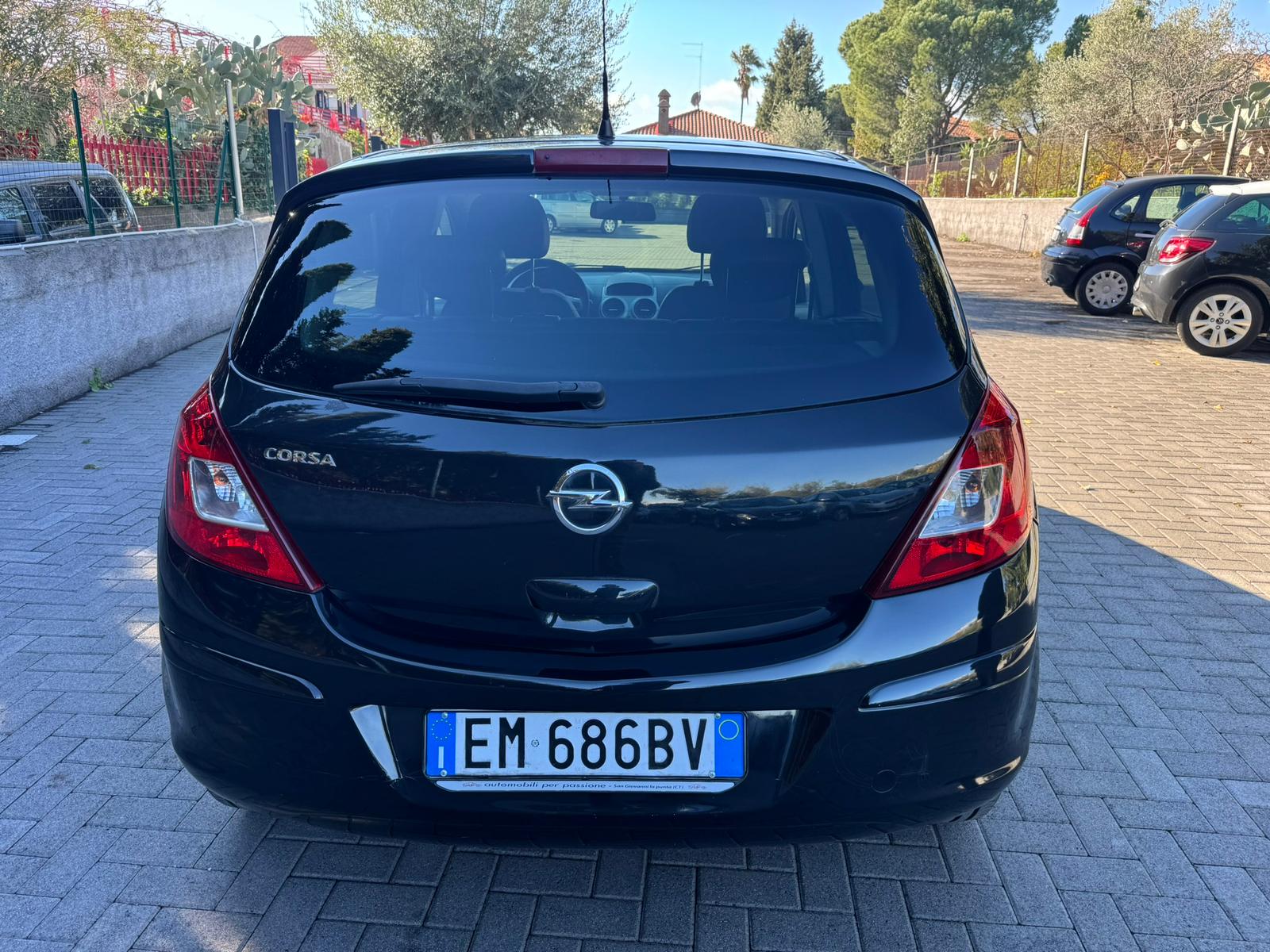 Opel Corsa 1.2 benzina/gpl