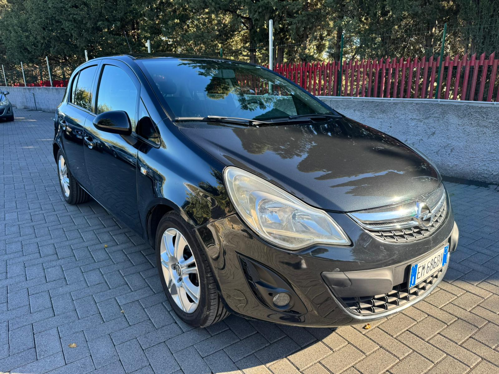 Opel Corsa 1.2 benzina/gpl
